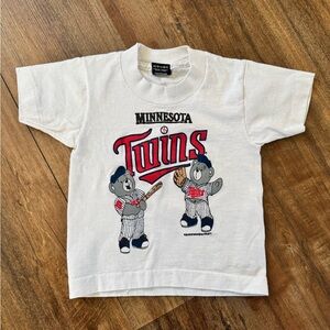 Single stitch 1990 vintage Minnesota Twins T-shirt